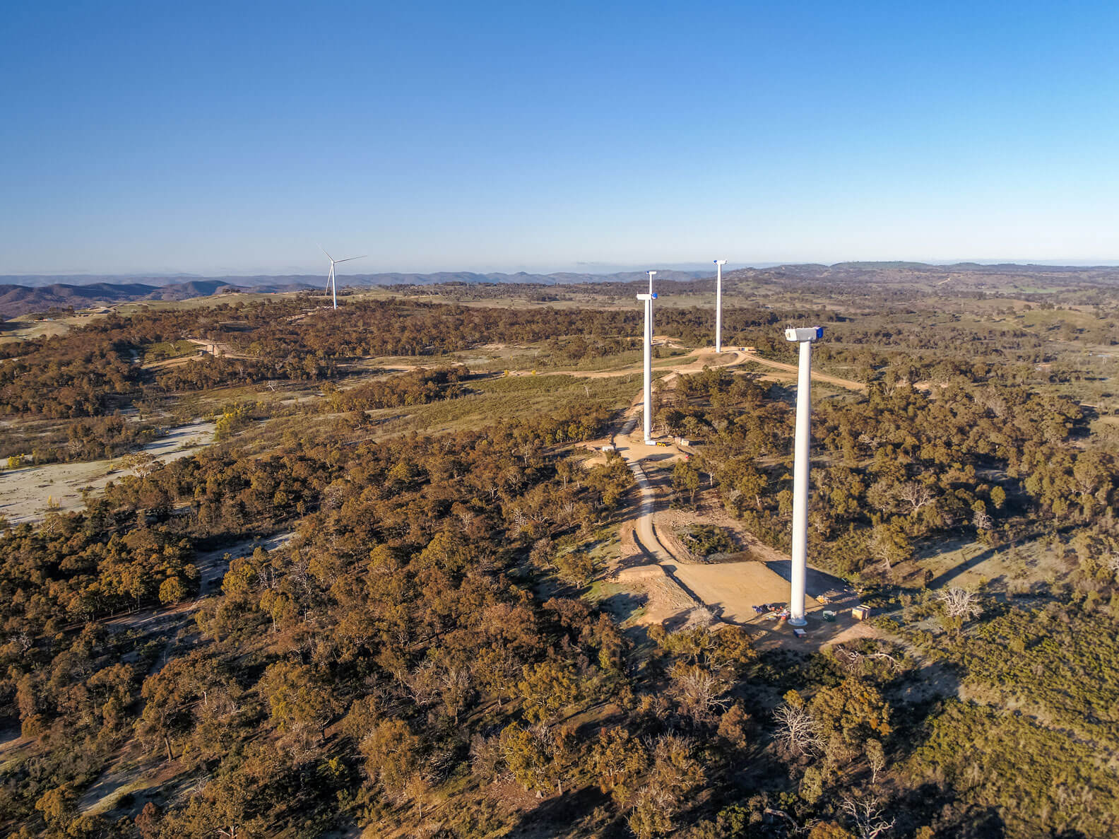 Crudine Ridge Wind Farm Strait Up supplied cranage to offload all components for the wind turbine generators